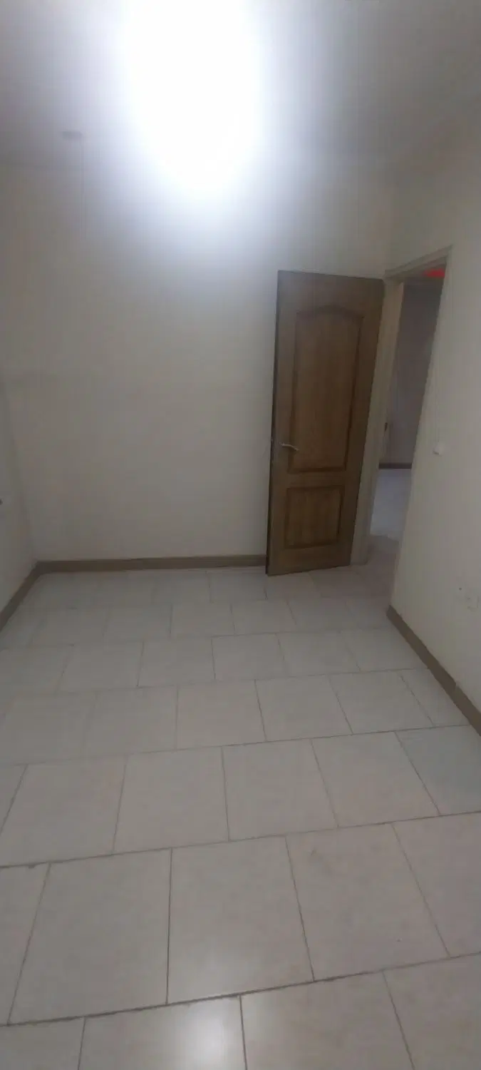 ۷۰ متر دو خواب طبقه هکمف قدیمی تخلیه نارمک جنوبی