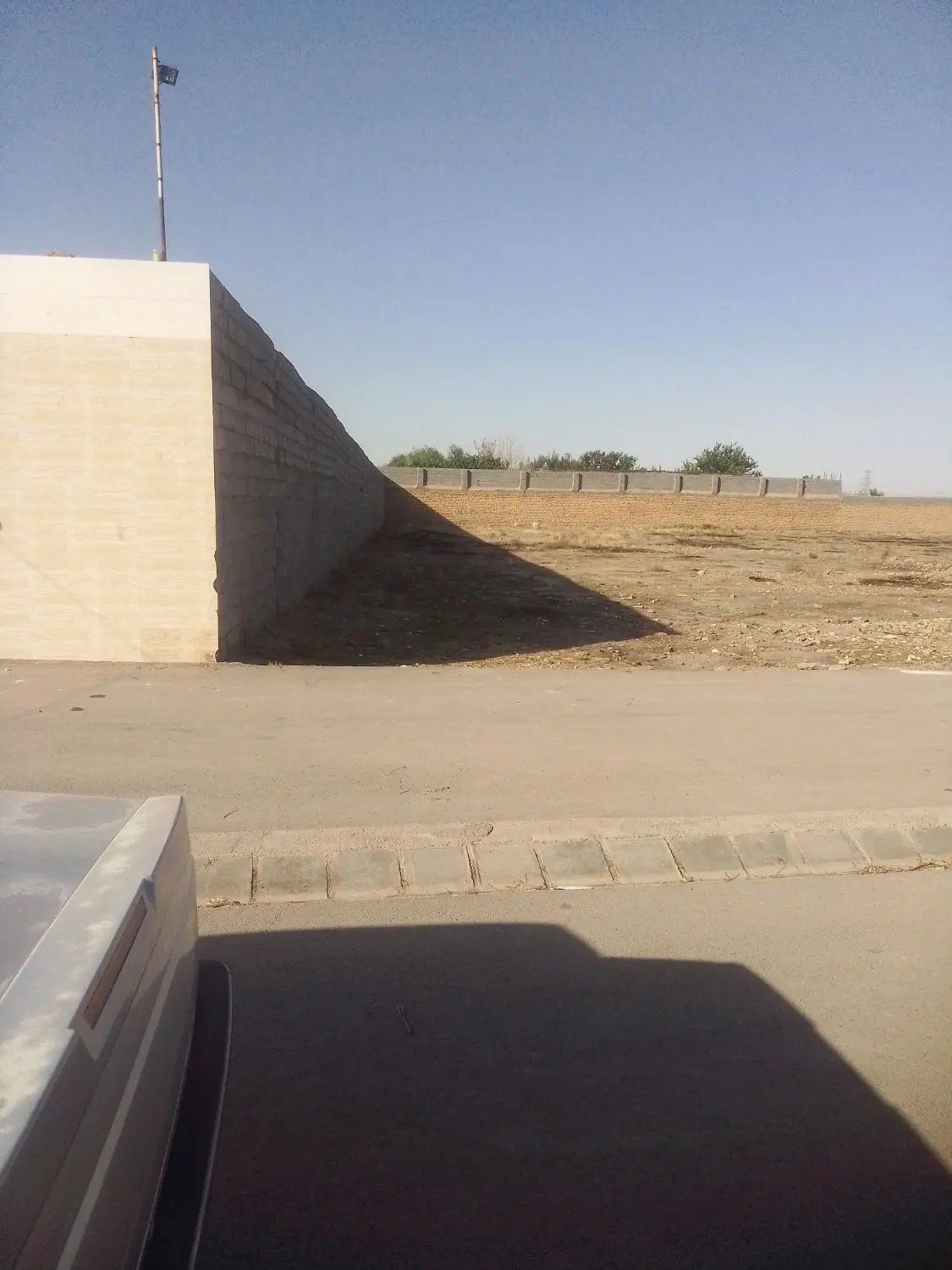 زمین 800 متری شاهنامه