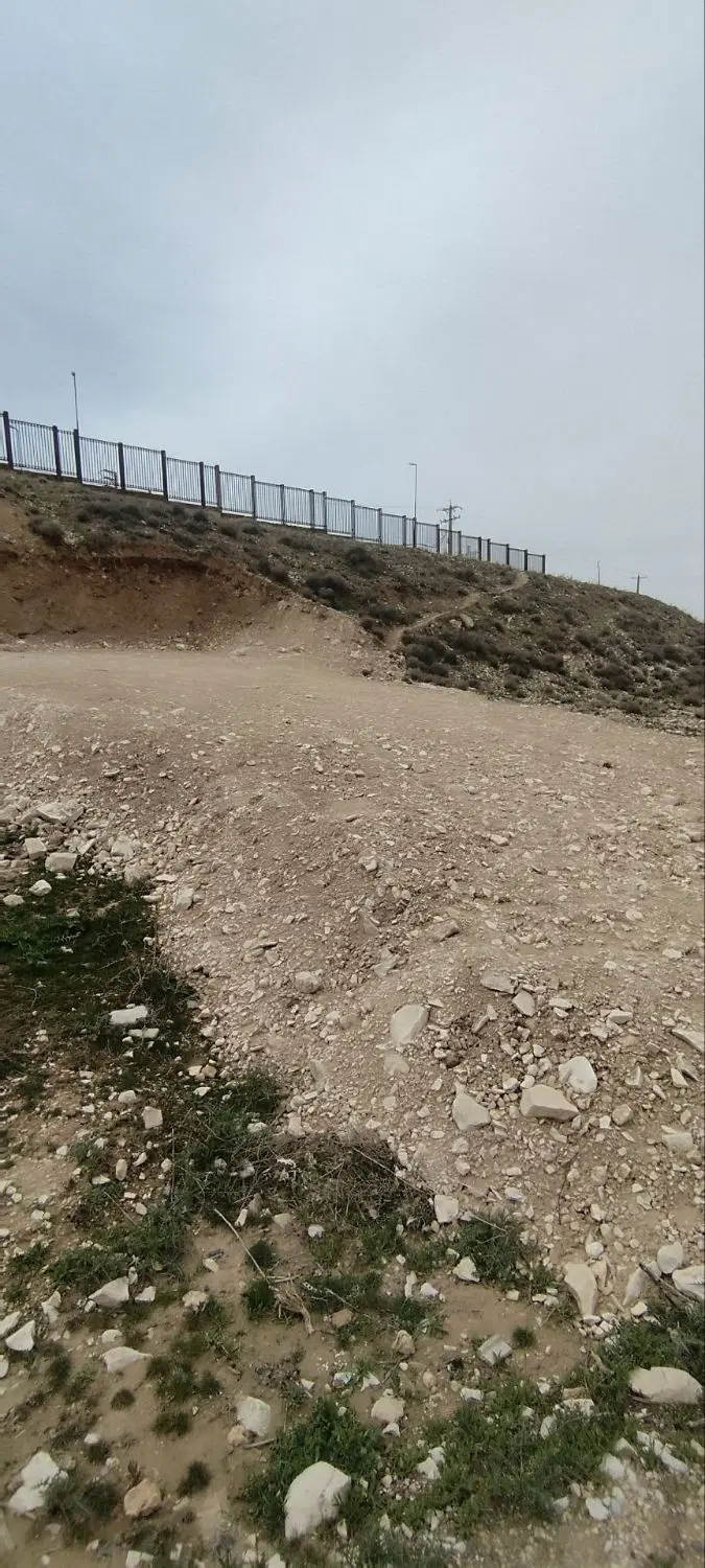 زمین فروشی