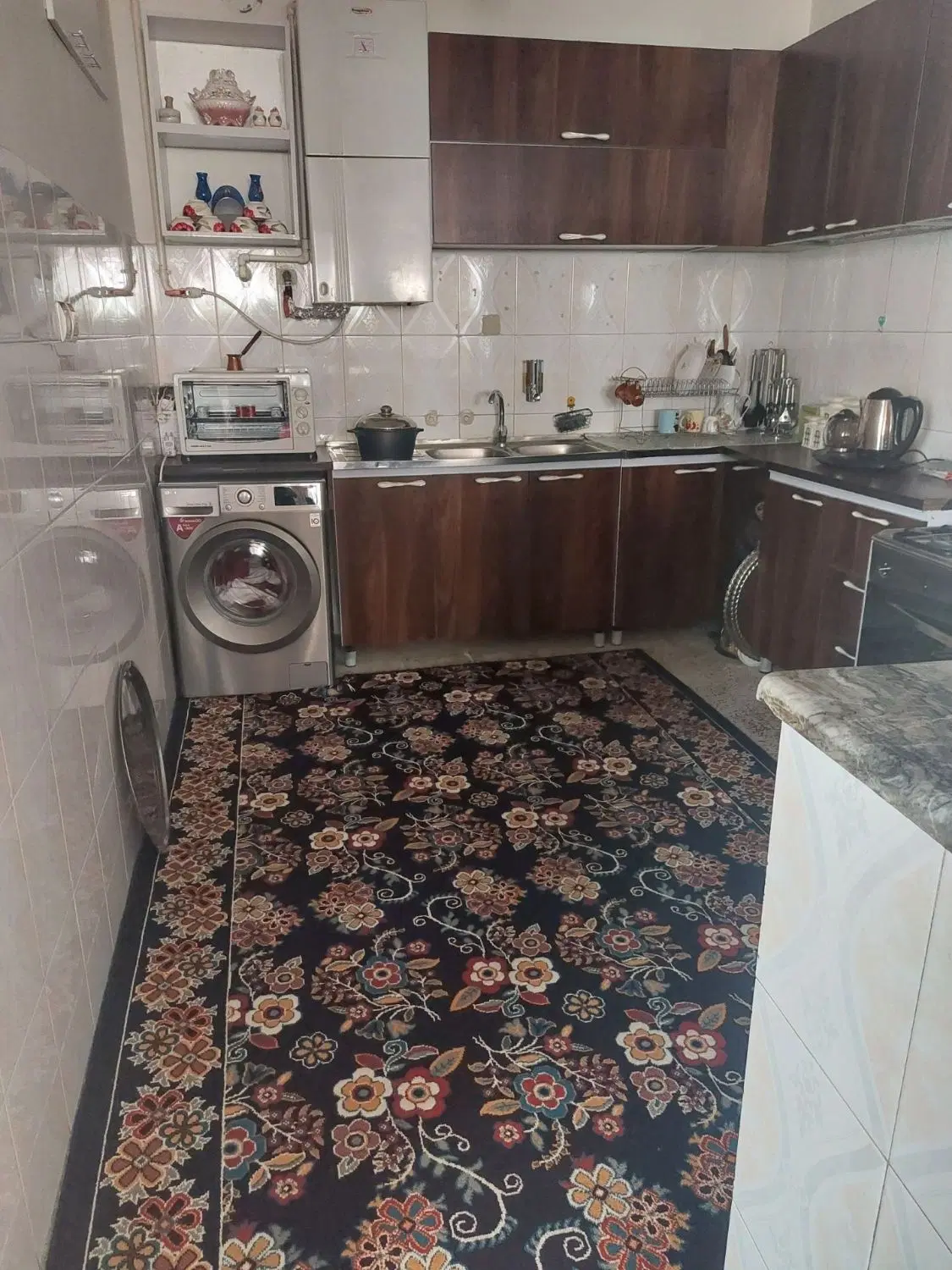 خانه ۹۰متردرناصردین حیاط ماشین رو