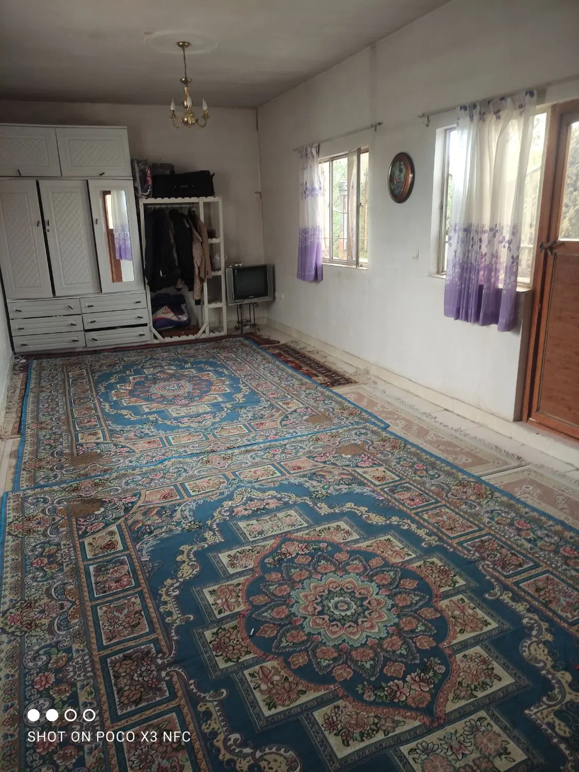 ساختمان 2طبقه و با یک زیرزمین