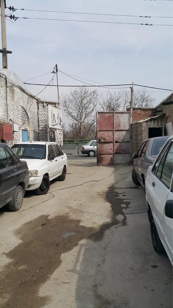 ۳۶۰ متر کارگاه یا انبار