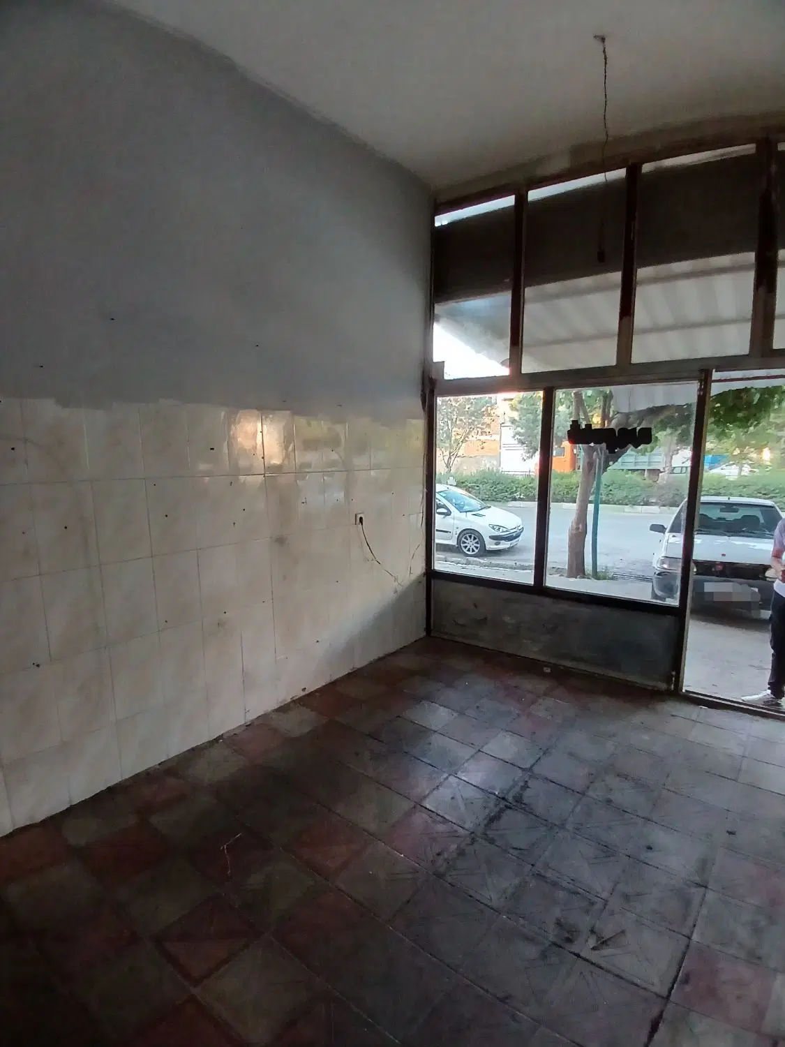 اجاره مغازه ۳۰ متری در بر خیابان حر
