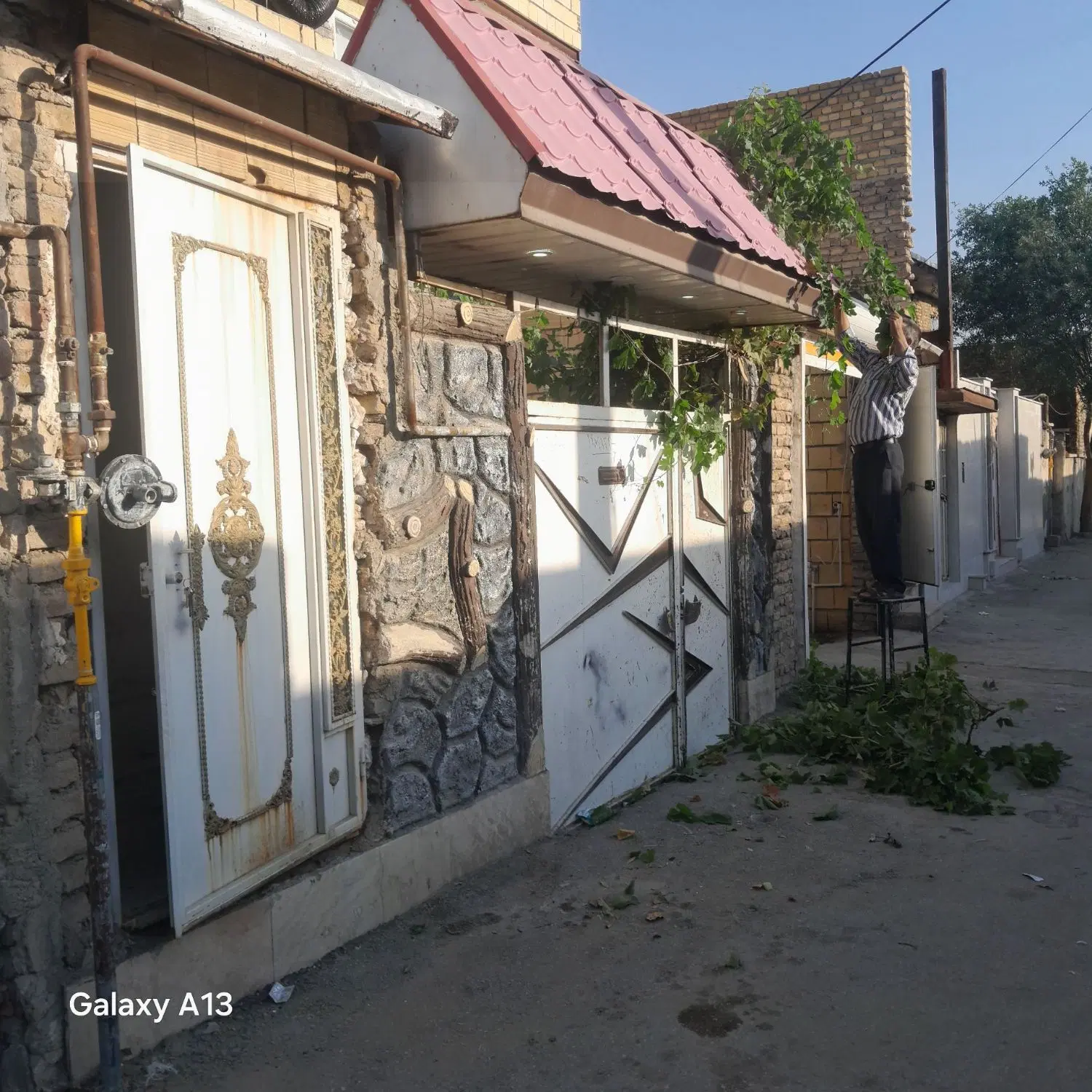 دوتا حیاط برایه اجاره یکی رهن ۱۰۰ تومان یکی ۵۰ تو