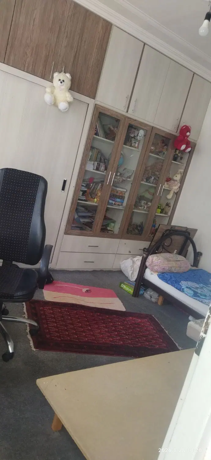 حیاط دو ونیم طبقه