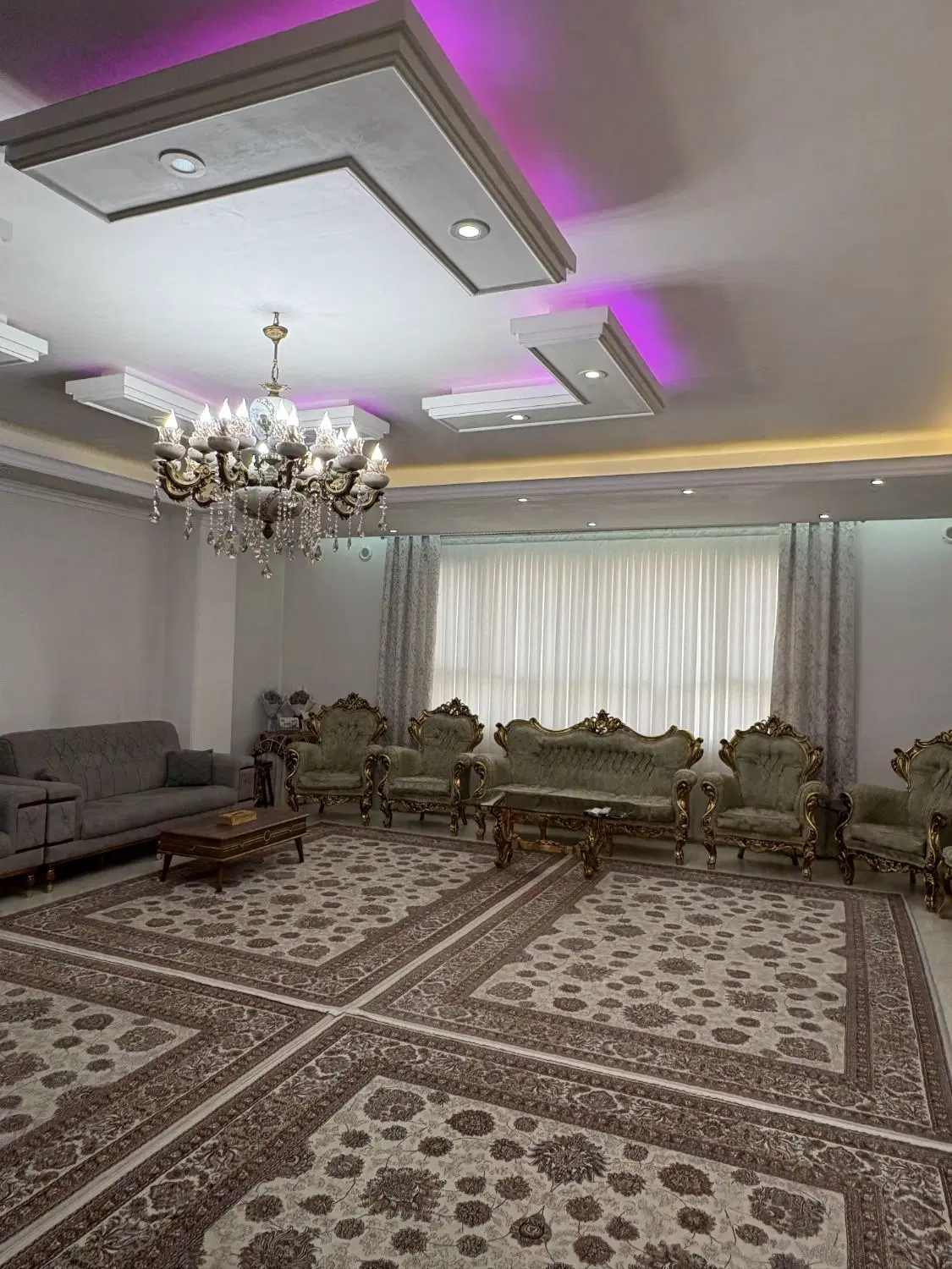 فروش واحد ۱۳۵متری فول امکانات