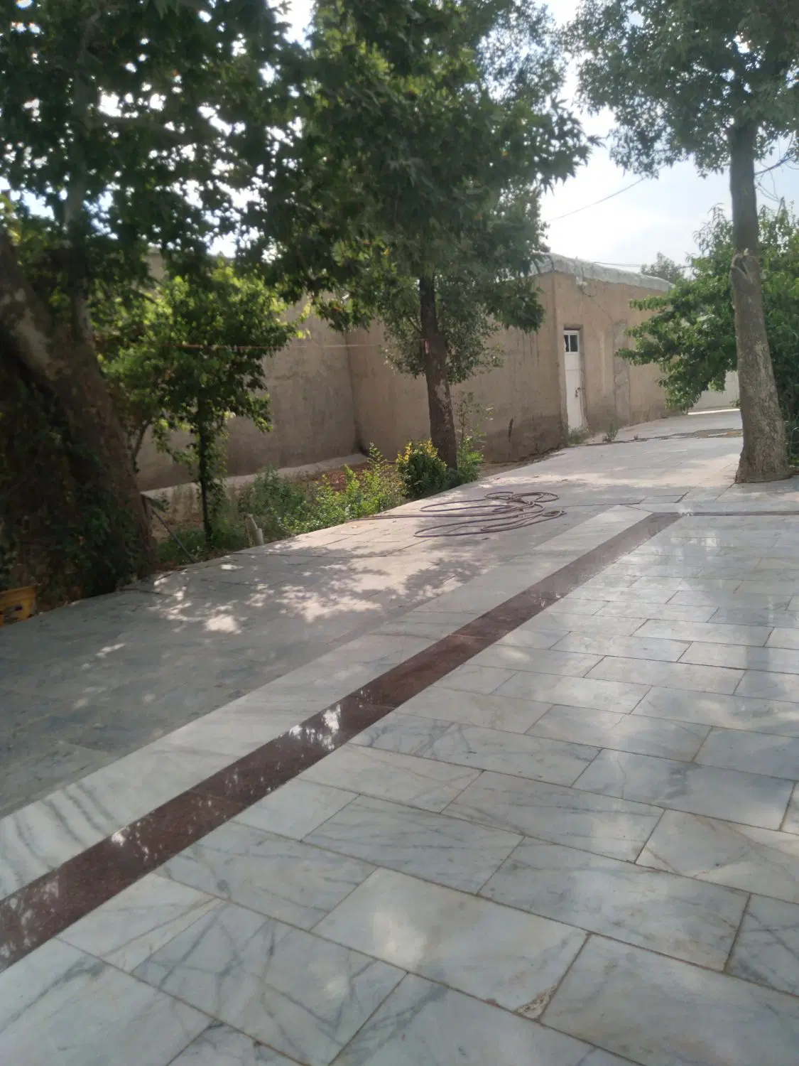 زمین ۱۷۶متری ومغازه ۴۰متری سنددار