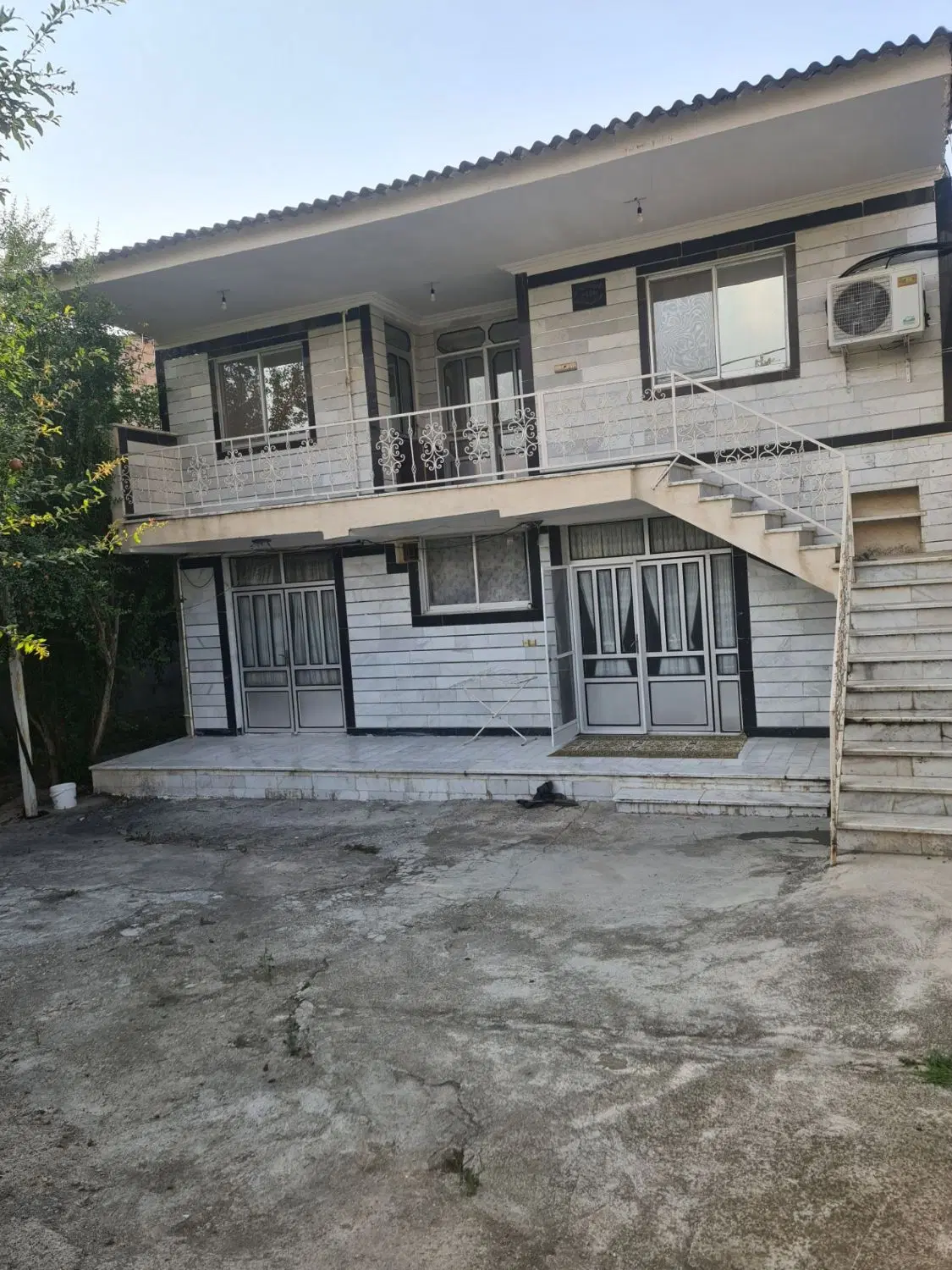 خانه ویلایی ۳۴۰متری ۲ طبقه شموشک
