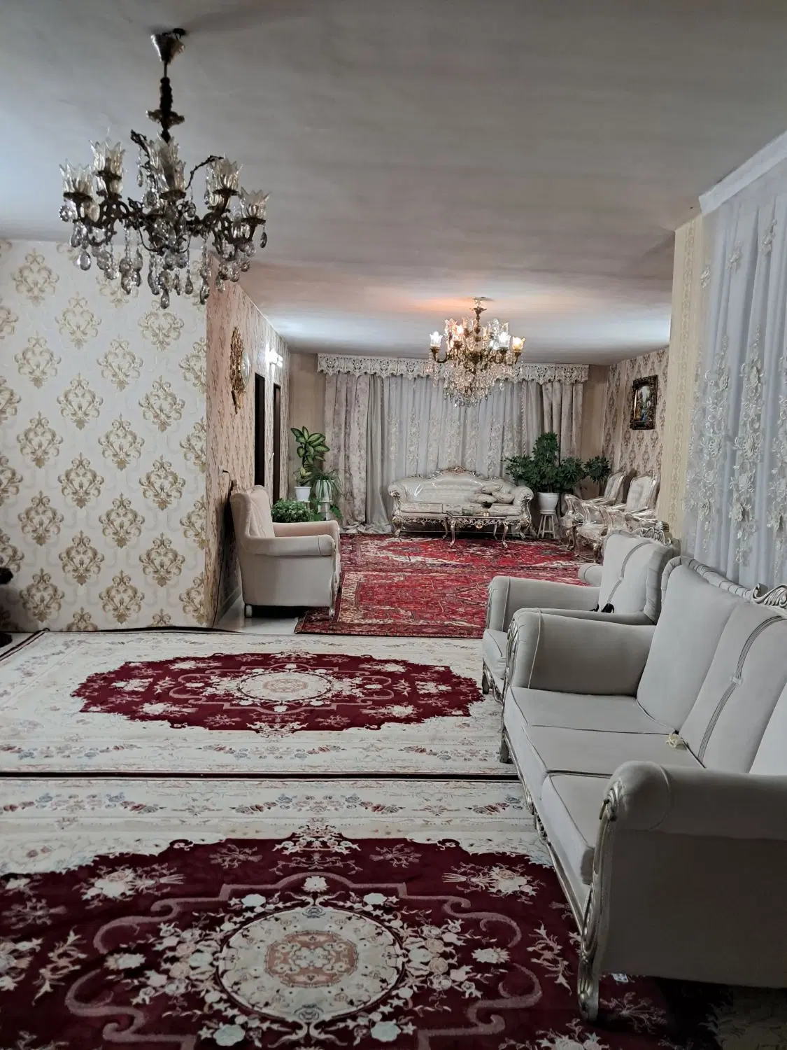 اپارتمان ۱۴۰ متر سه خوابه دوتا انباری