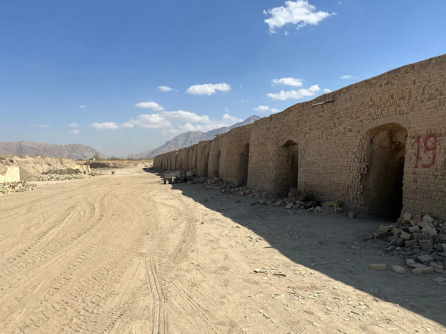 فروش کارخانه (کوره اجر پزی ) سفال