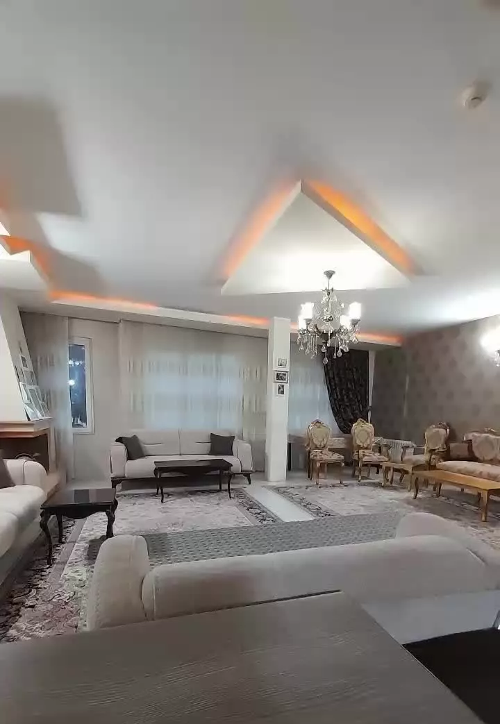 آپارتمان ۱۵۷متری ۳خواب فول امکانات