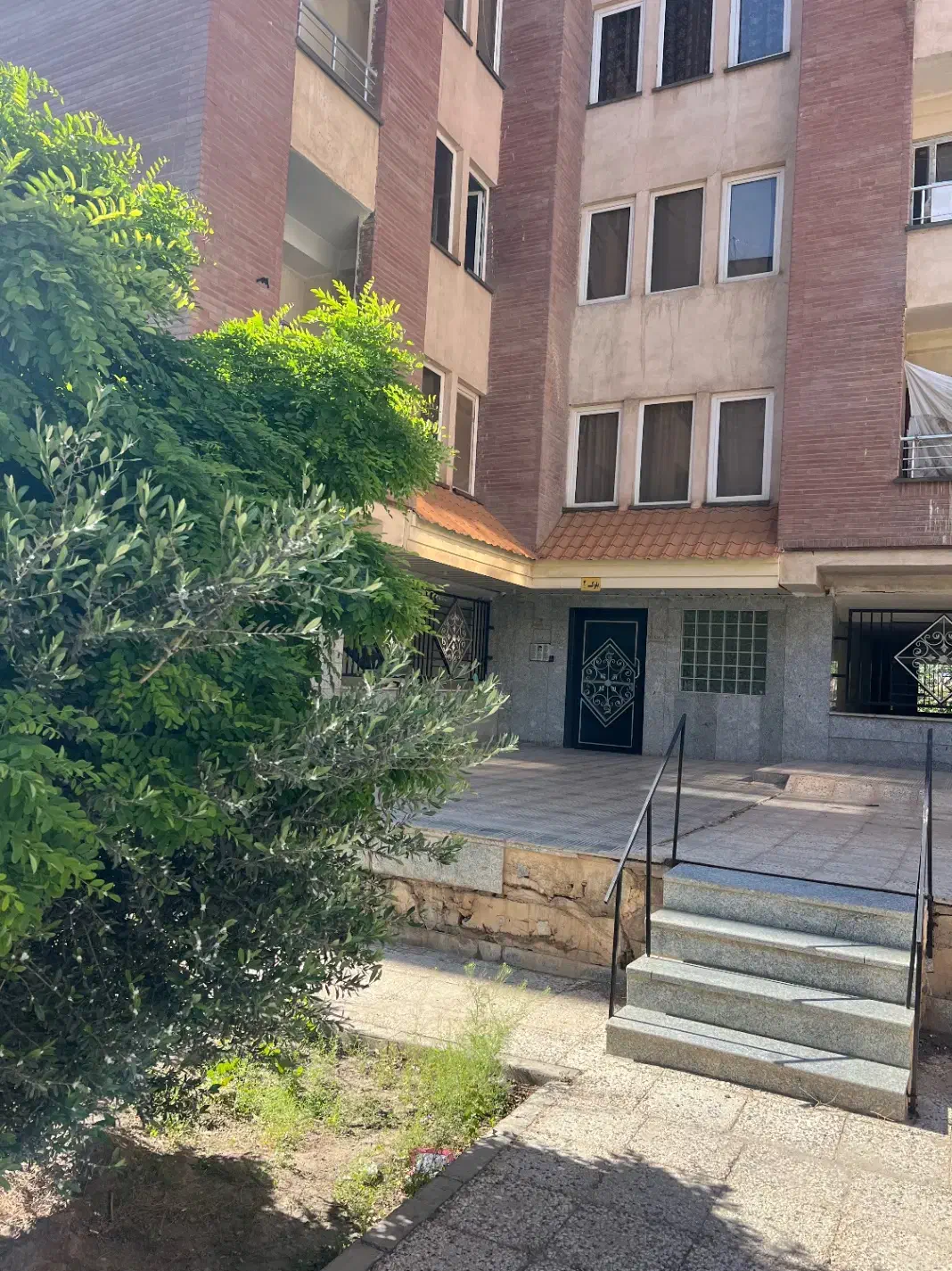 دوخوابه بام فاز ۴ شمالی (پارکینگ انباری)