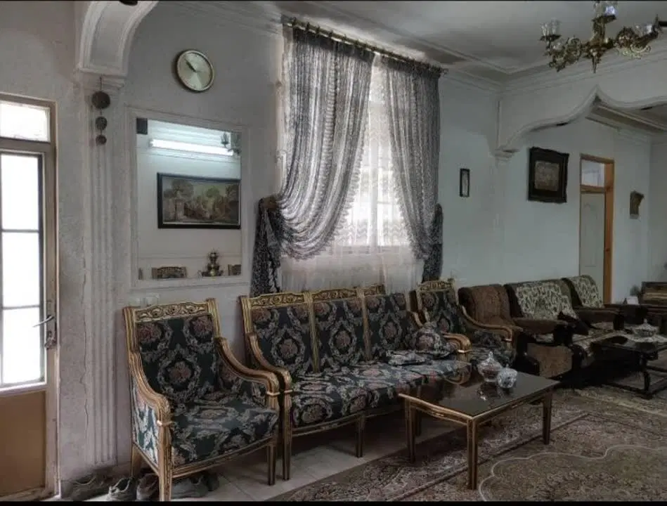 240 متر دربست با حیاط
