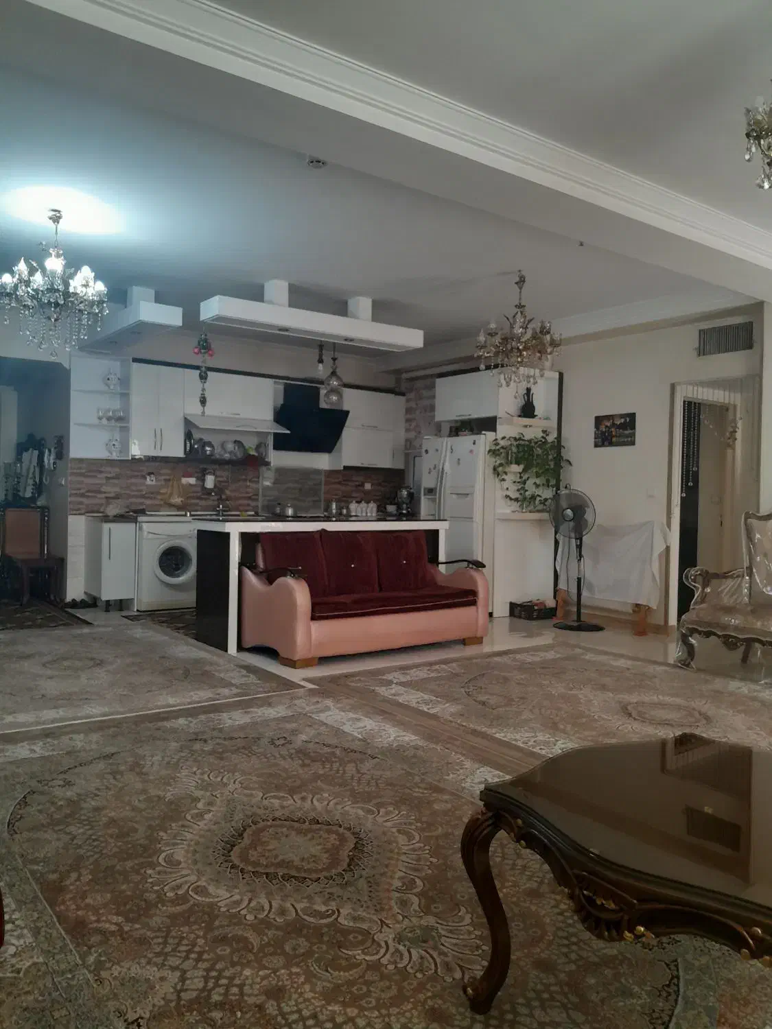 ۹۸ متر ۲ خواب (فول امکانات) ۹ سال ساخت