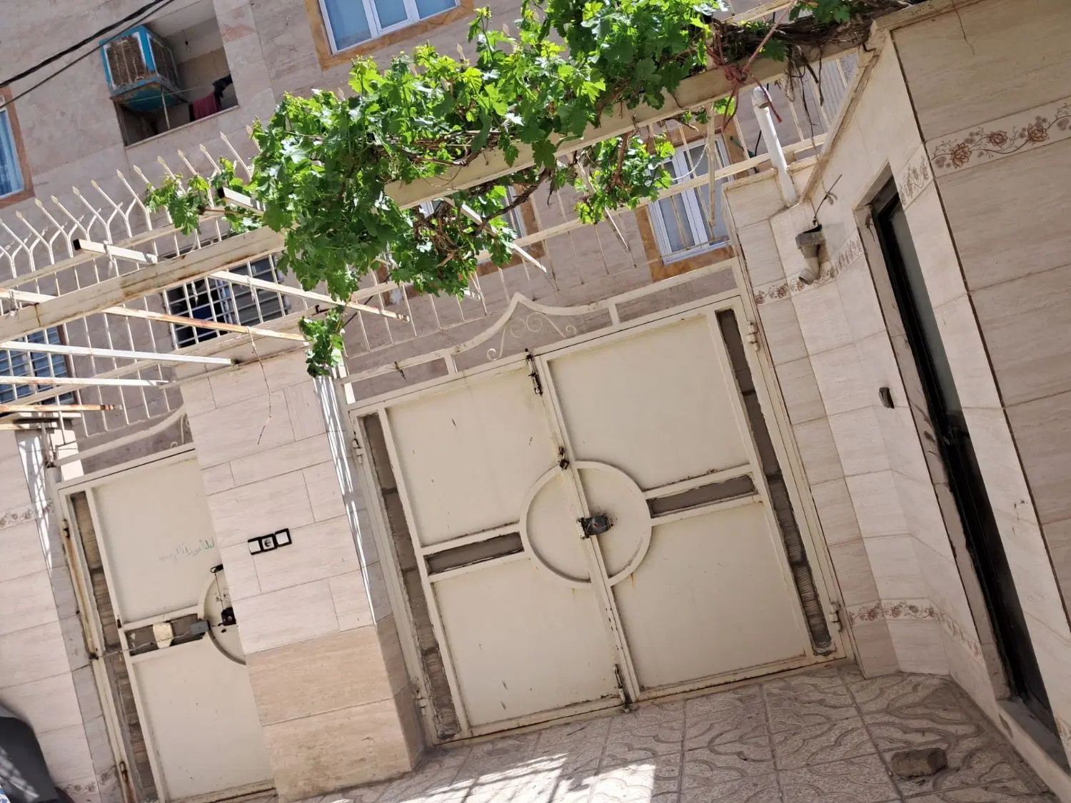 خانه ویلایی .خوش نقشه ودلباز