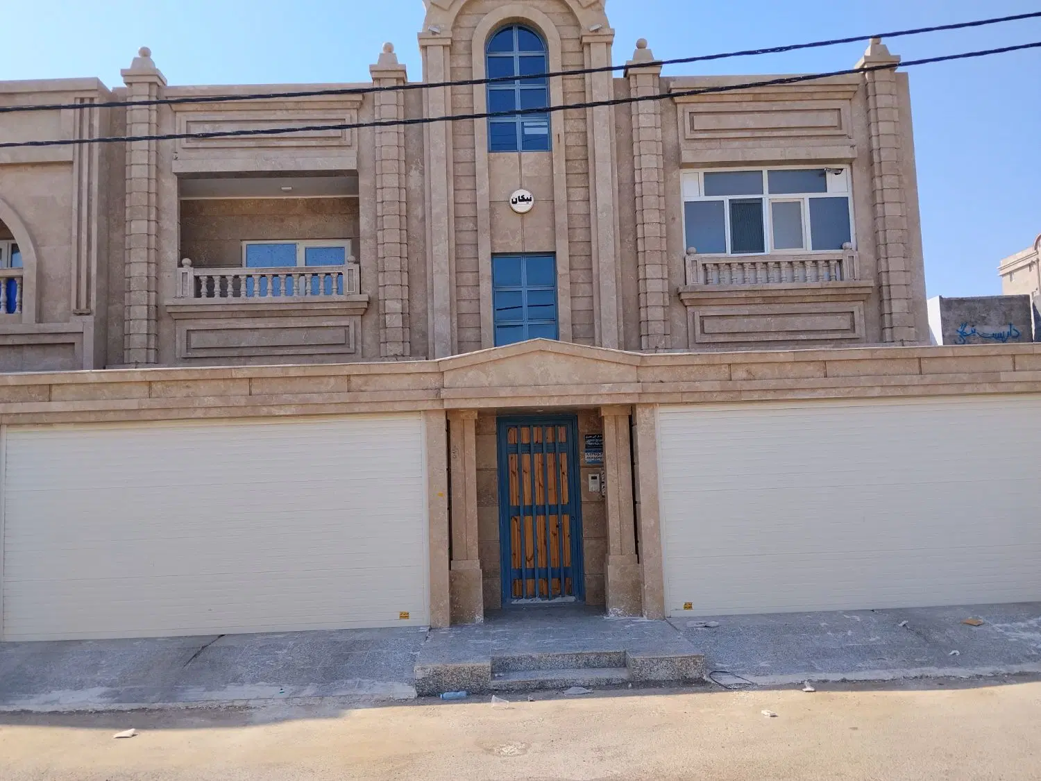 فروش۱۰۳ متری در گل کیانشهر.سه خواب
