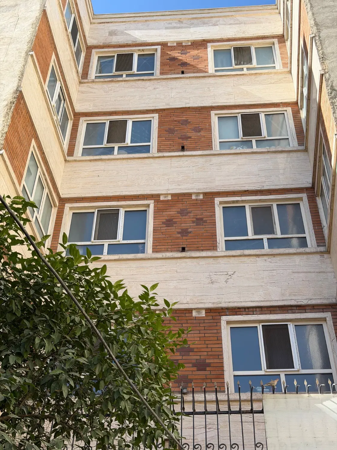 آپارتمان دو خوابه ۸۰ متری