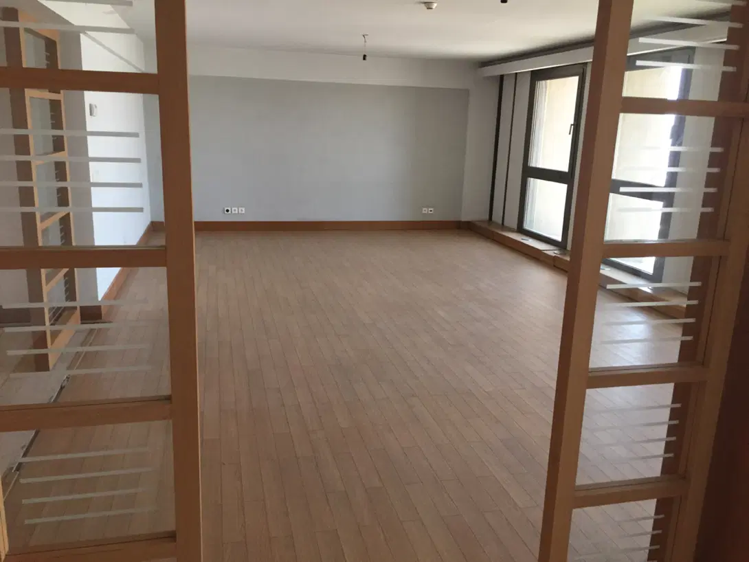 برج بین الملل تهران ۳۰۰ متر سه خوابه