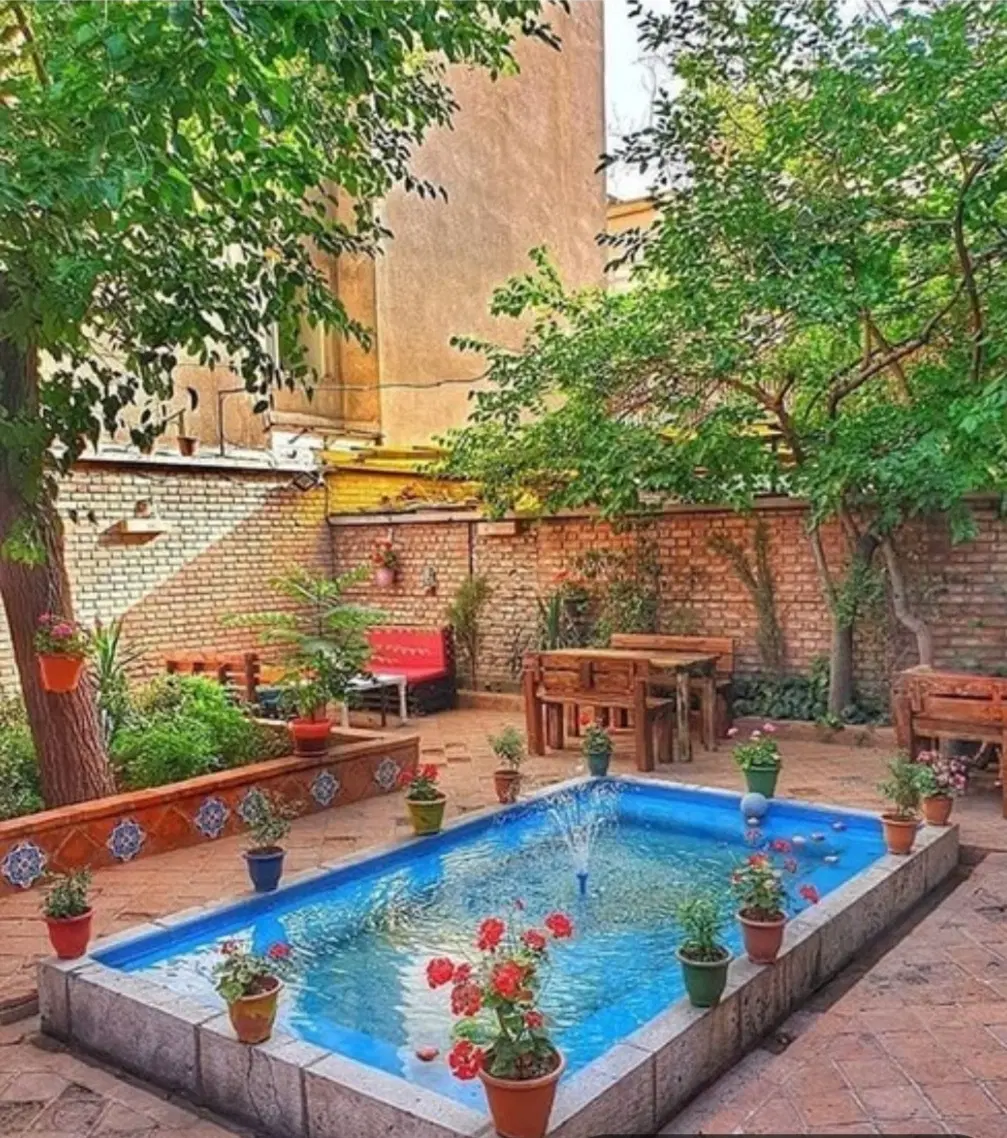 ویلایی دو طبقه  300متر قاضی آباد