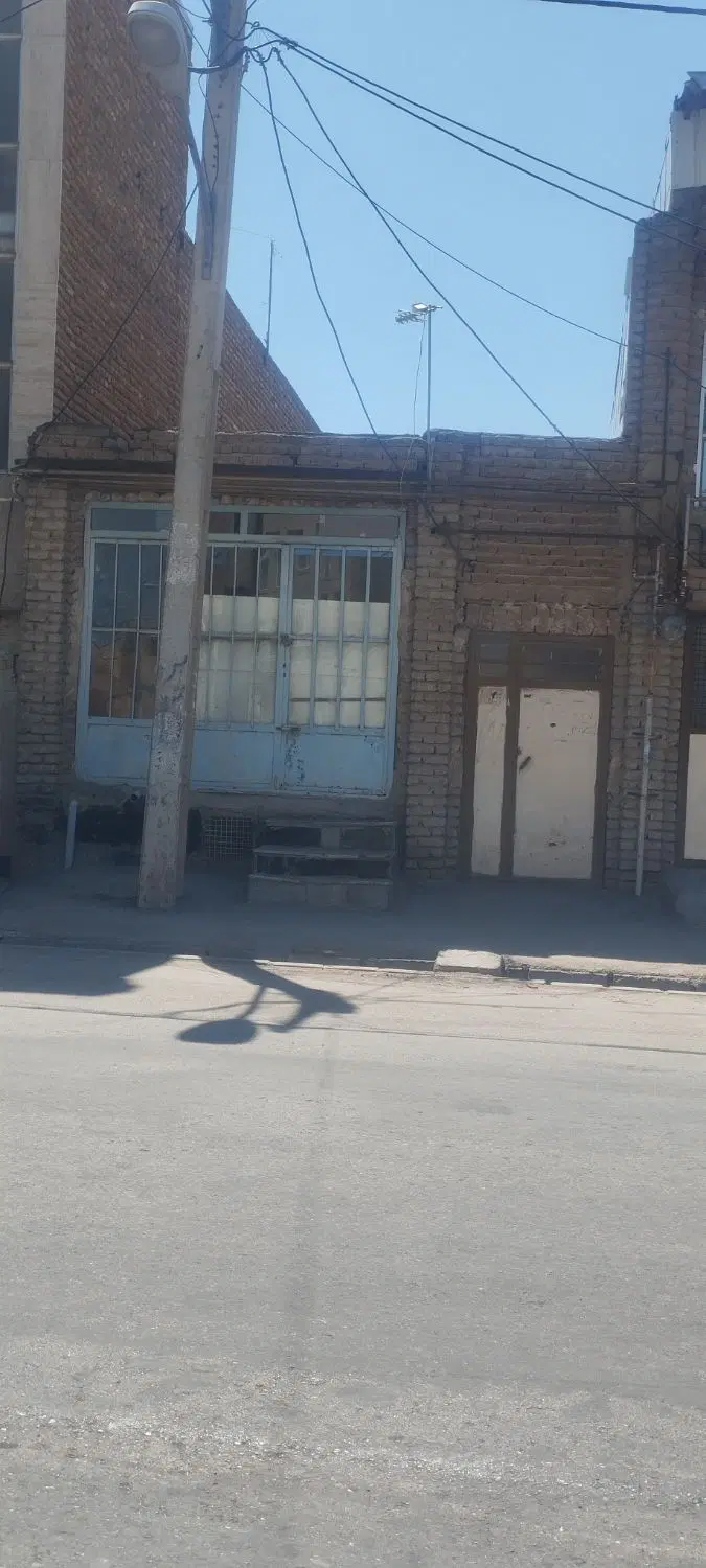 خانه  بر خیابان