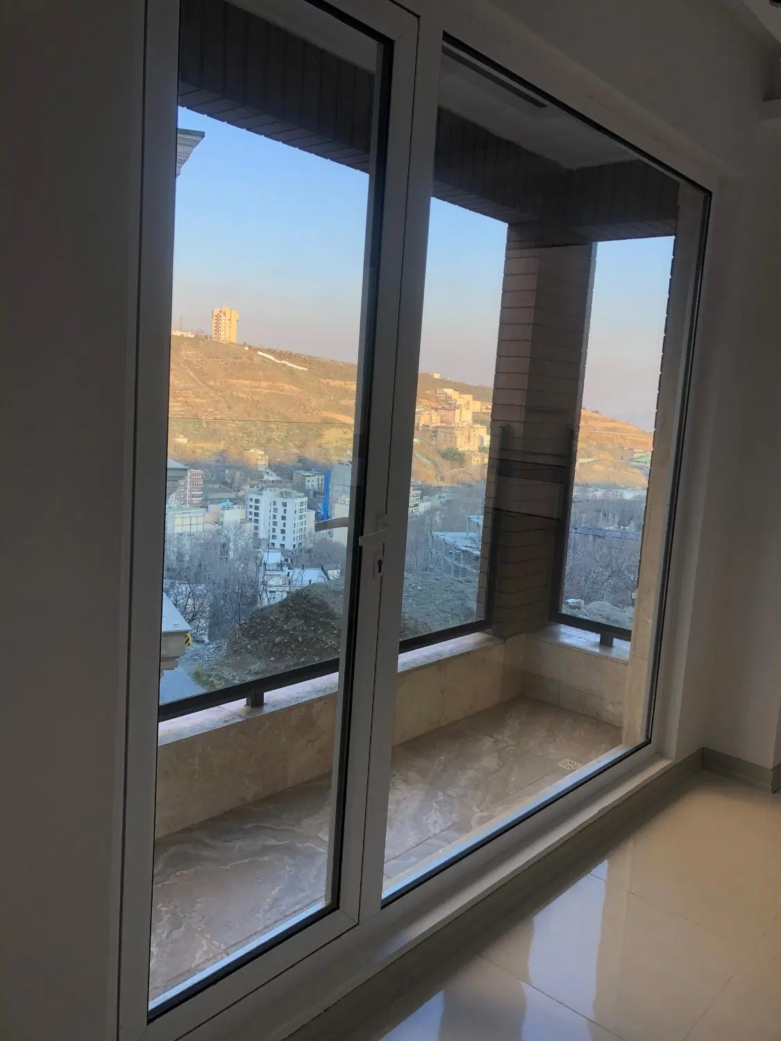 ۹۰ متر اپارتمان کوهسار درکه
