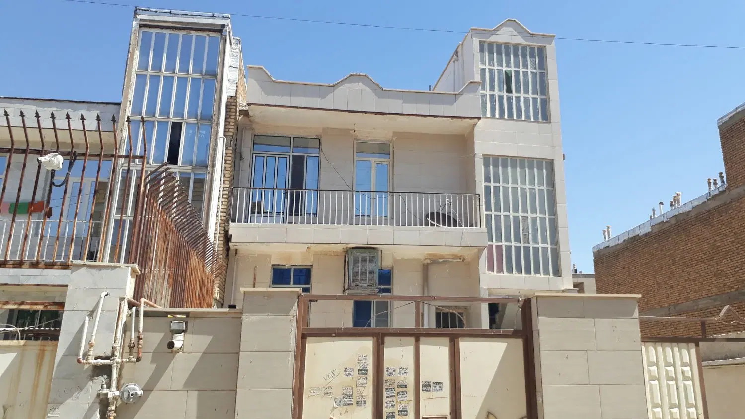 مسکونی سه طبقه شهرک امام