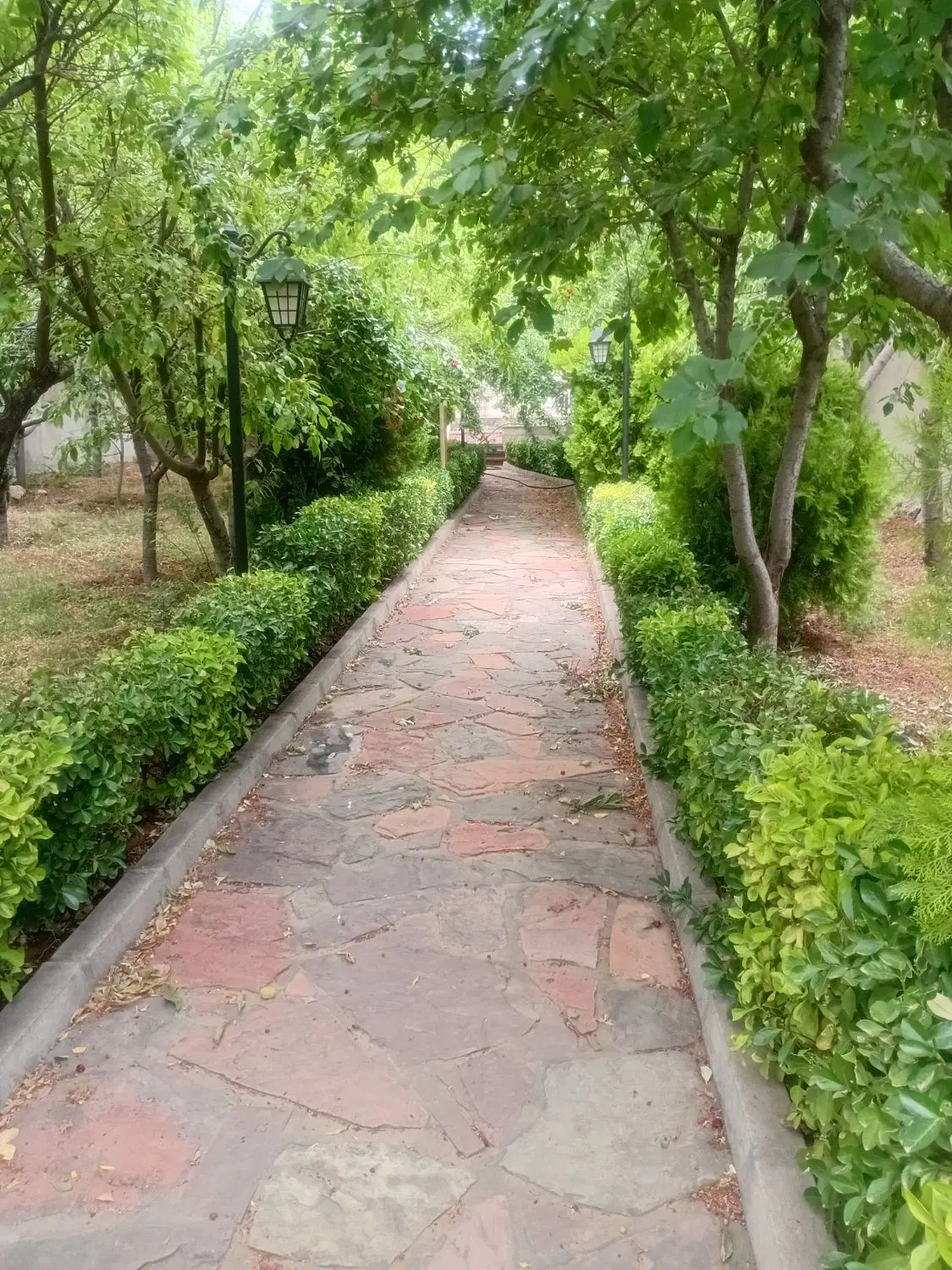 ۱۰۷۰متر بنا