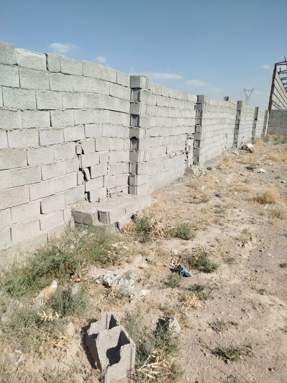 زمین مناسب کارگاه و باغ روبروی اندیشه