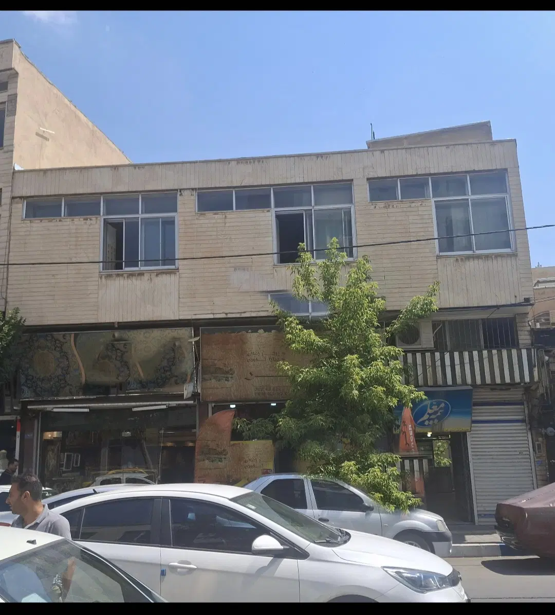 مغازه و ساختمان بر خیام جنوبی