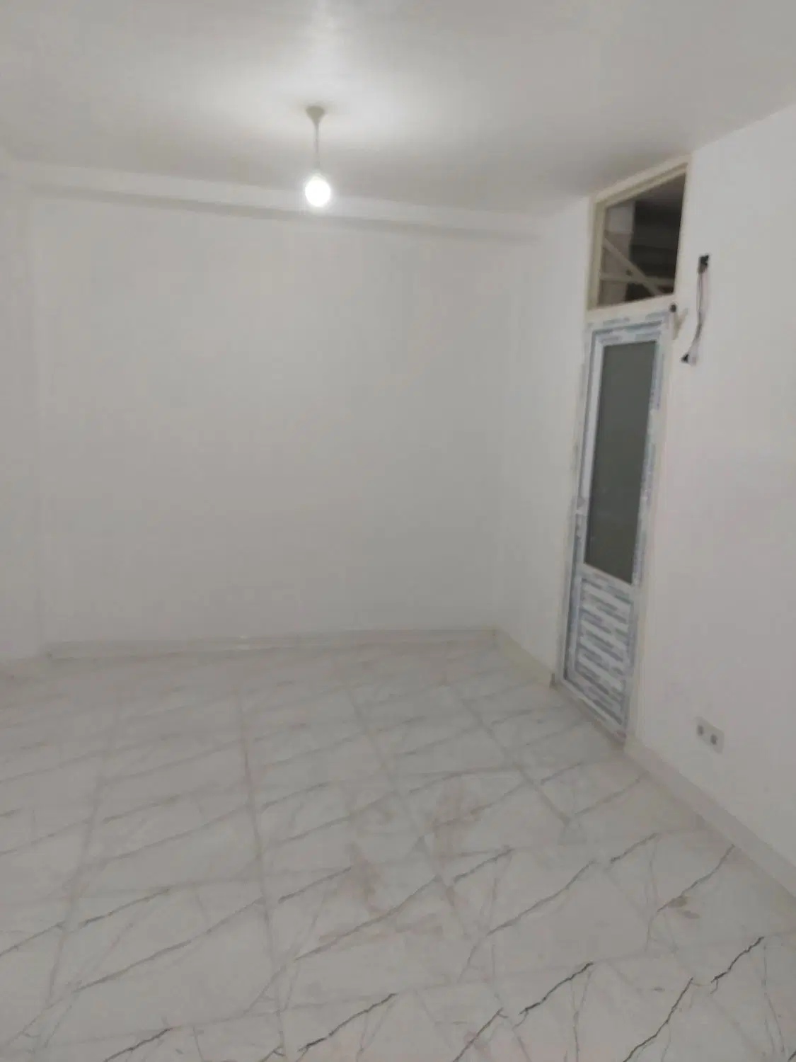 آپارتمان ۱۲۰متری دارای ۵۵۰میلیونی طبقه یک