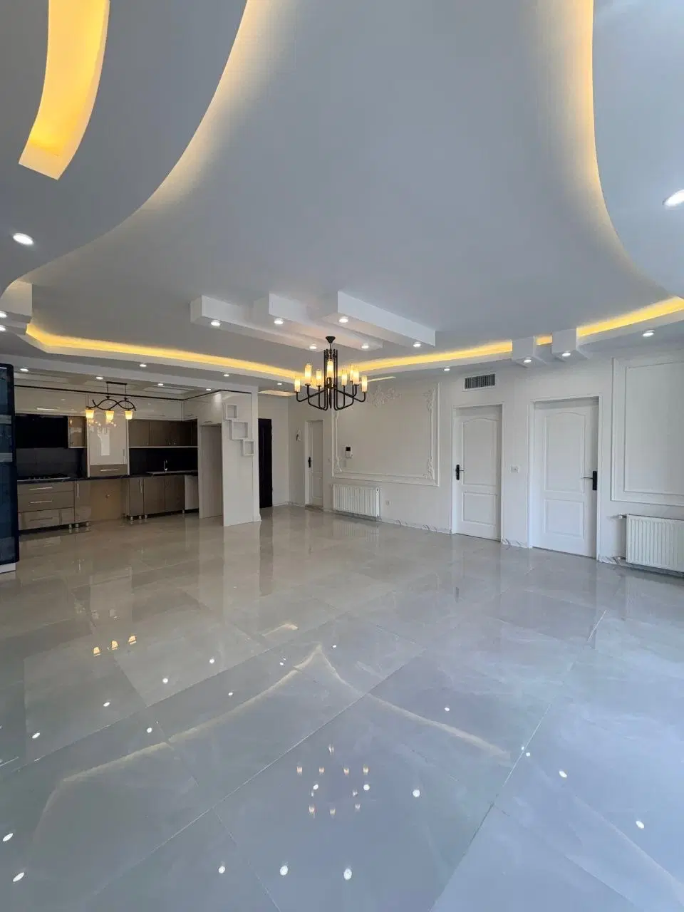 ۷۹متر سندتکبرگ+پارکبنگ+آسانسور+انباری