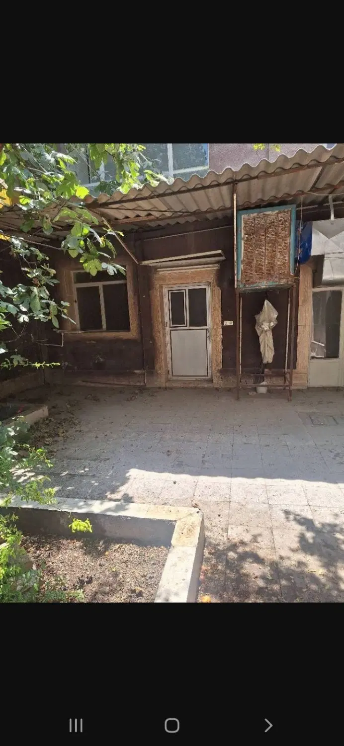 ملک ۱۳۴متری در ۲ طبقه  بلوار قیام شاهرودی