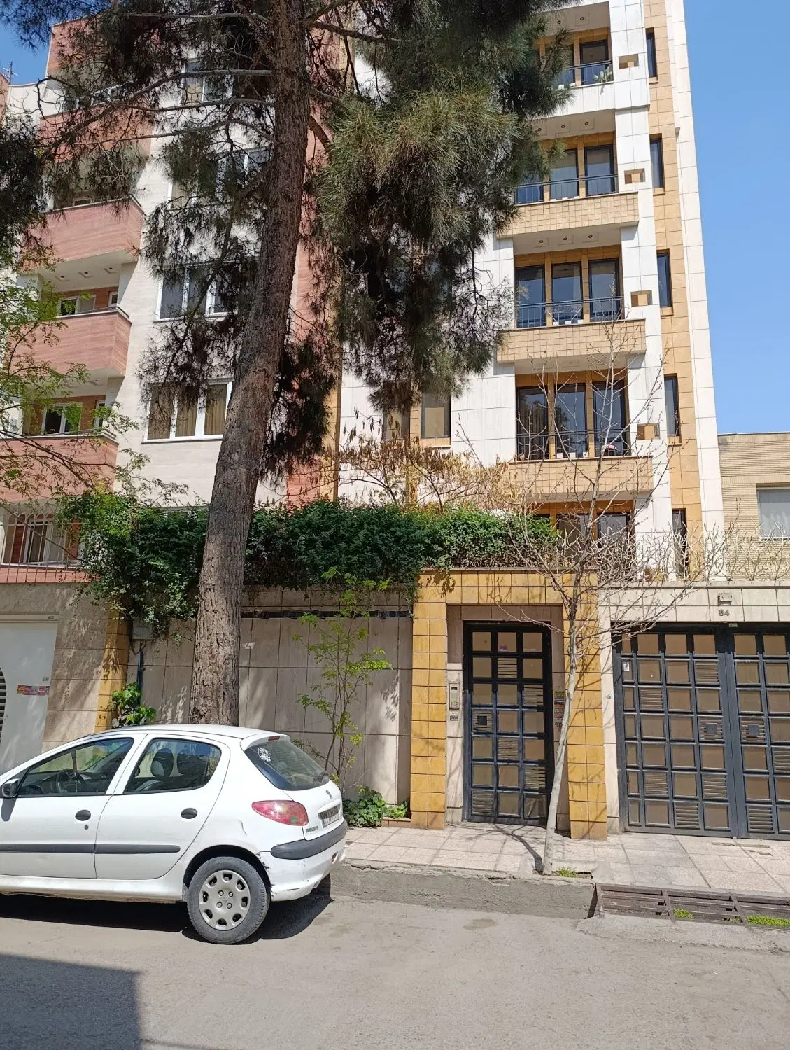 ۲۵۰متر ویلایی تاپ لوکیشن