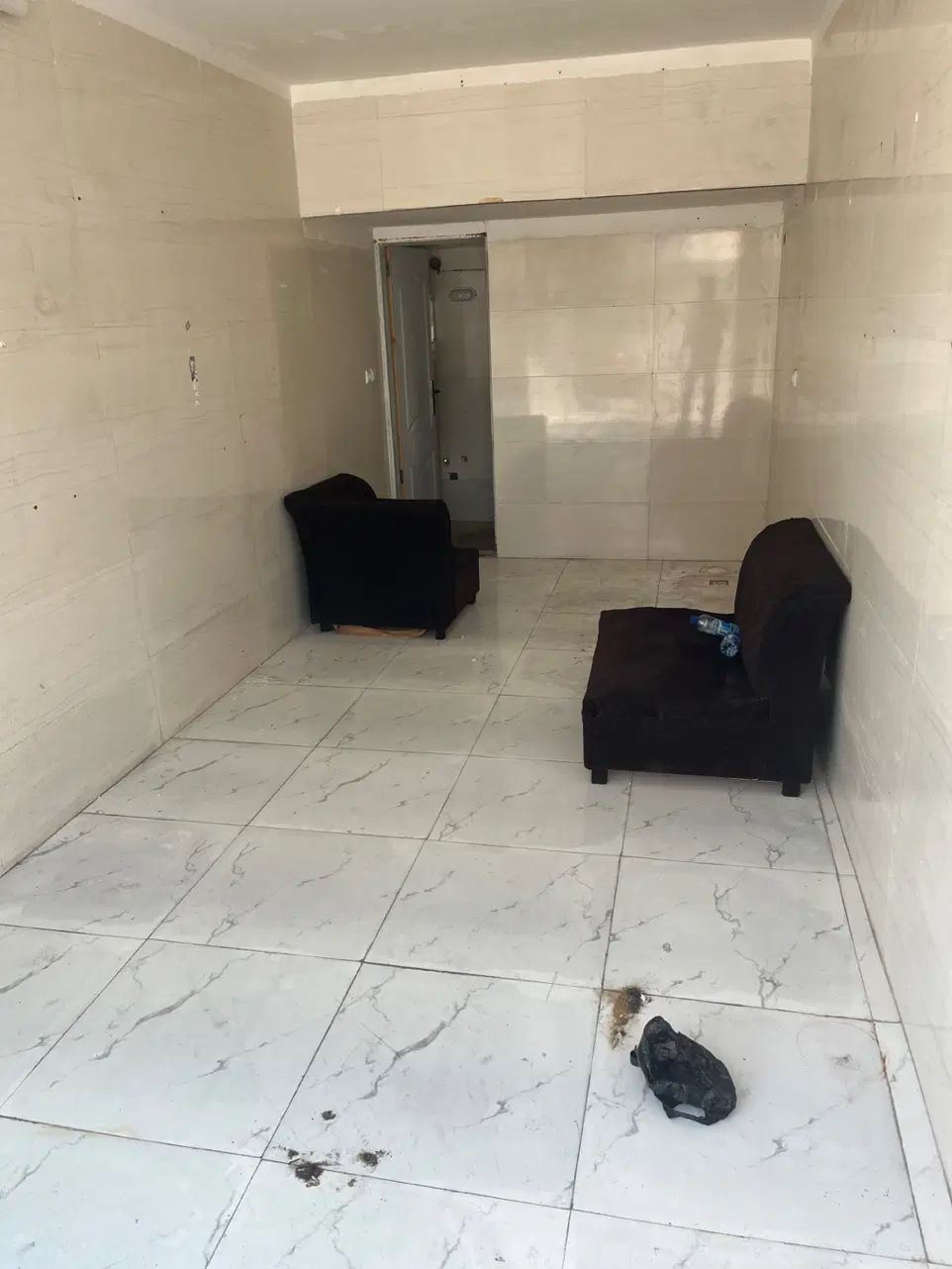 مغازه ۱۸متری سرامیک و مرتب