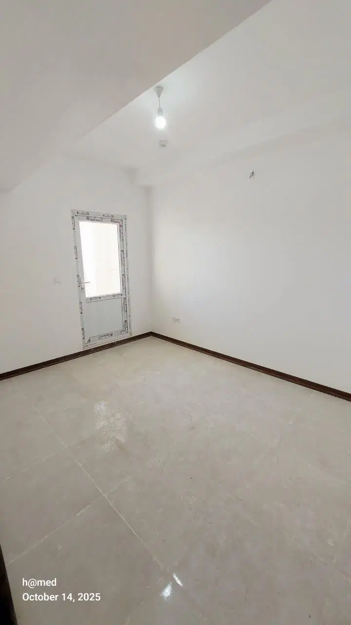 منزل طبقه بالای همکف