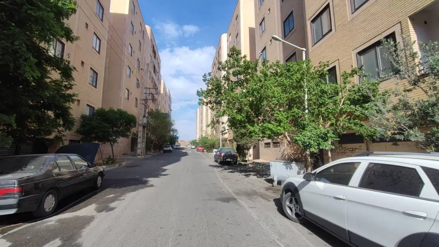 فاز 4 شمال _ سند تک برگ _پارکینگ مسقف