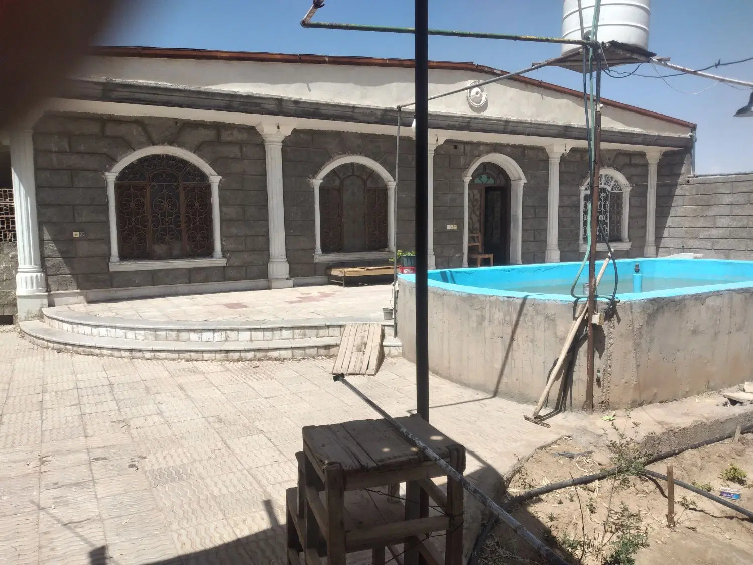 فروش یا تهاتر یک واحد ویلائی در شهرک برق جاده زرند