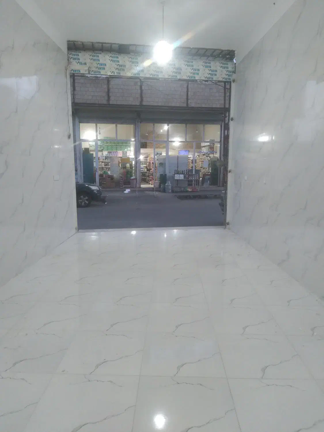 مغازه ۷۰ متری در زنبورداران