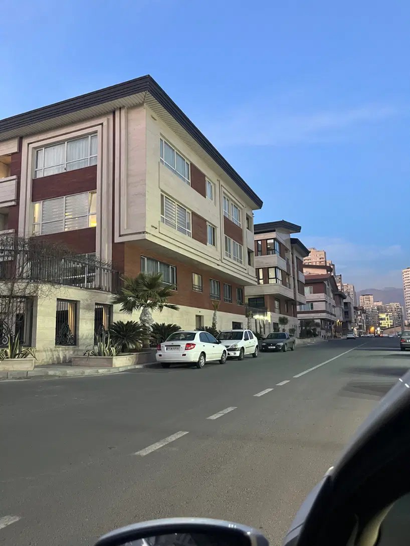آپارتمان ۱۰۶متری دو خواب طبقه سوم ویو باز