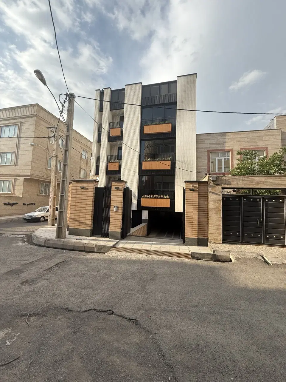آپارتمان نوساز خشک پونک