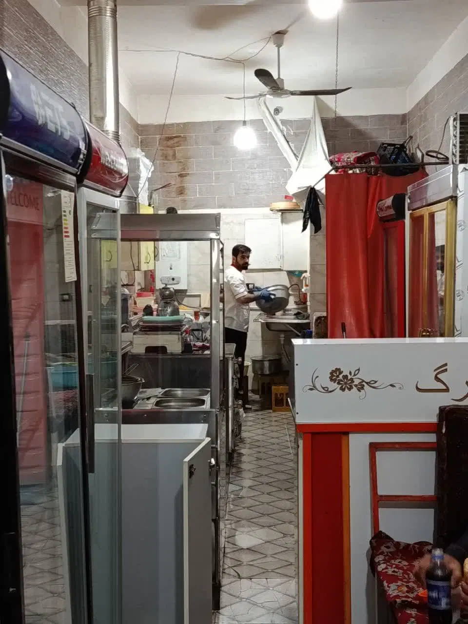 ۶۰مترتهیه غذاوساندویچی