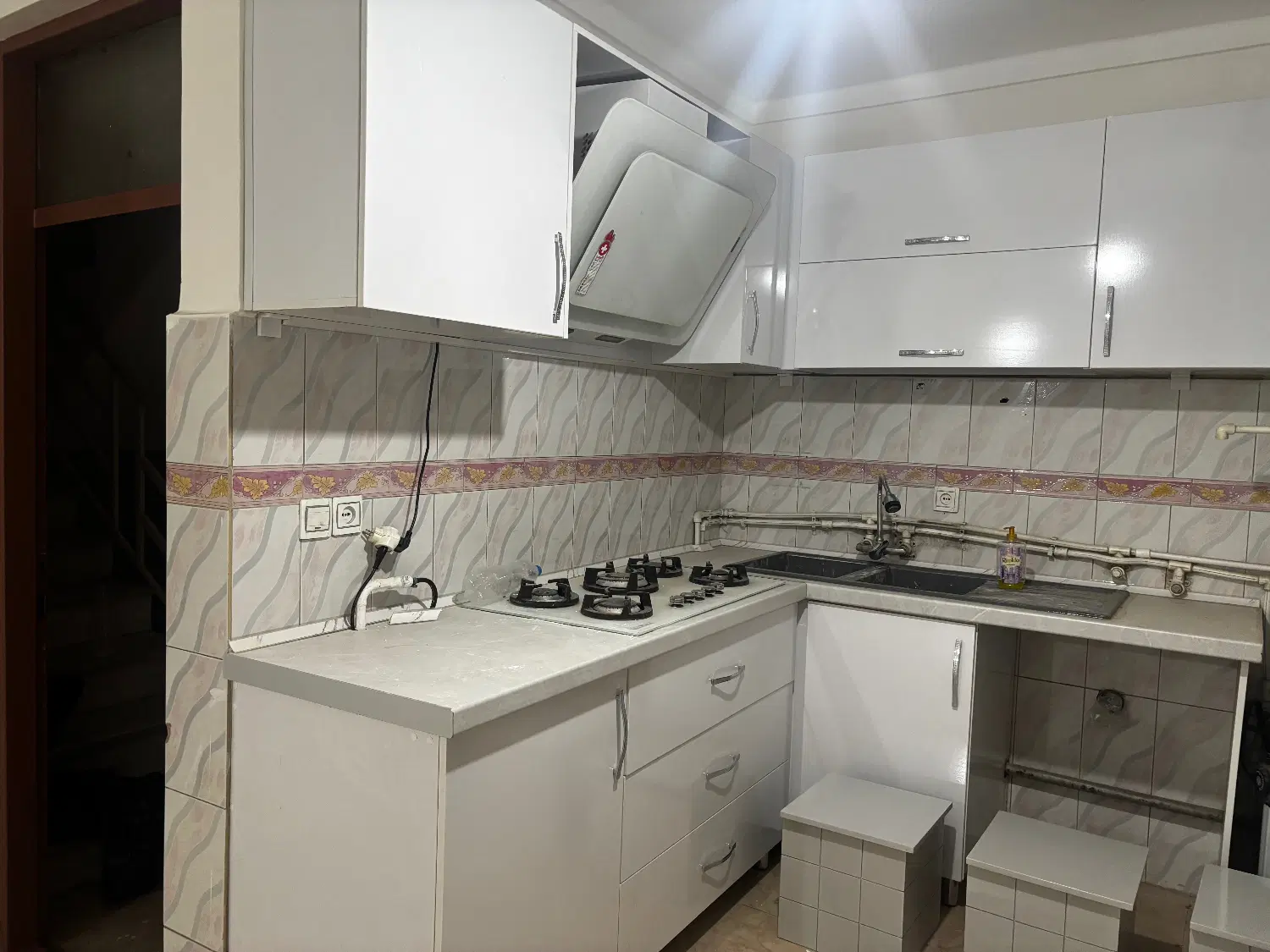 اجاره واحد مسکونی دوخوابه طبقه دوم