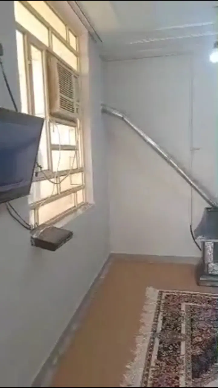 واحد مسکونی طبقه ی بالا به متراژ ۱۱۷ متر