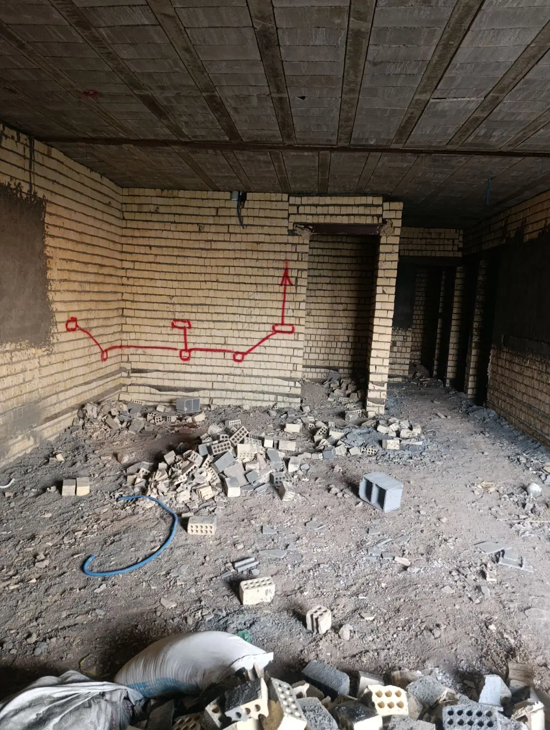 خانه نیمه کاره
