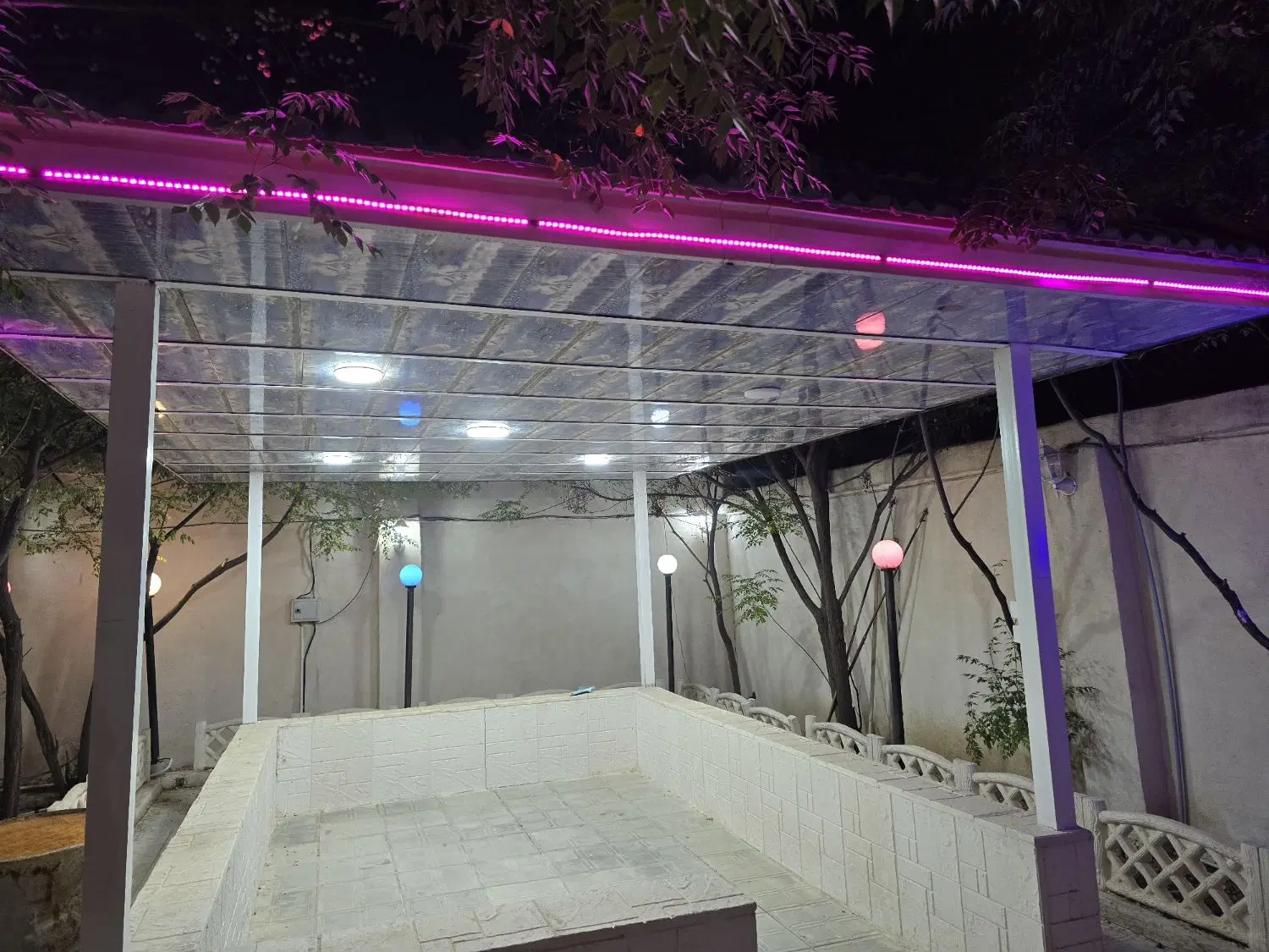 باغ ۱۰۰۰متری زرقان بروی اتوبان