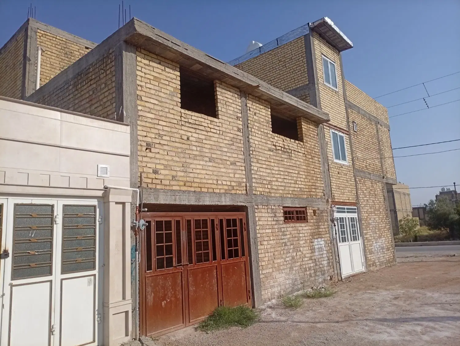 منزل مسکونی 2طبقه خیابان طالقانی شرقی