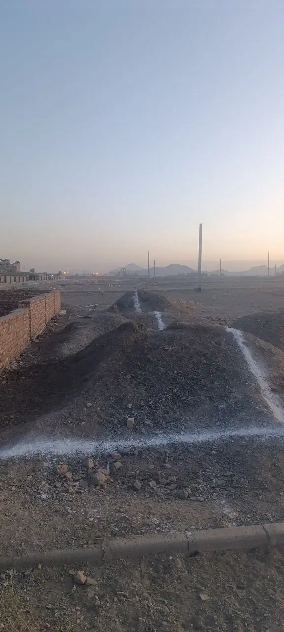 زمین سیادک