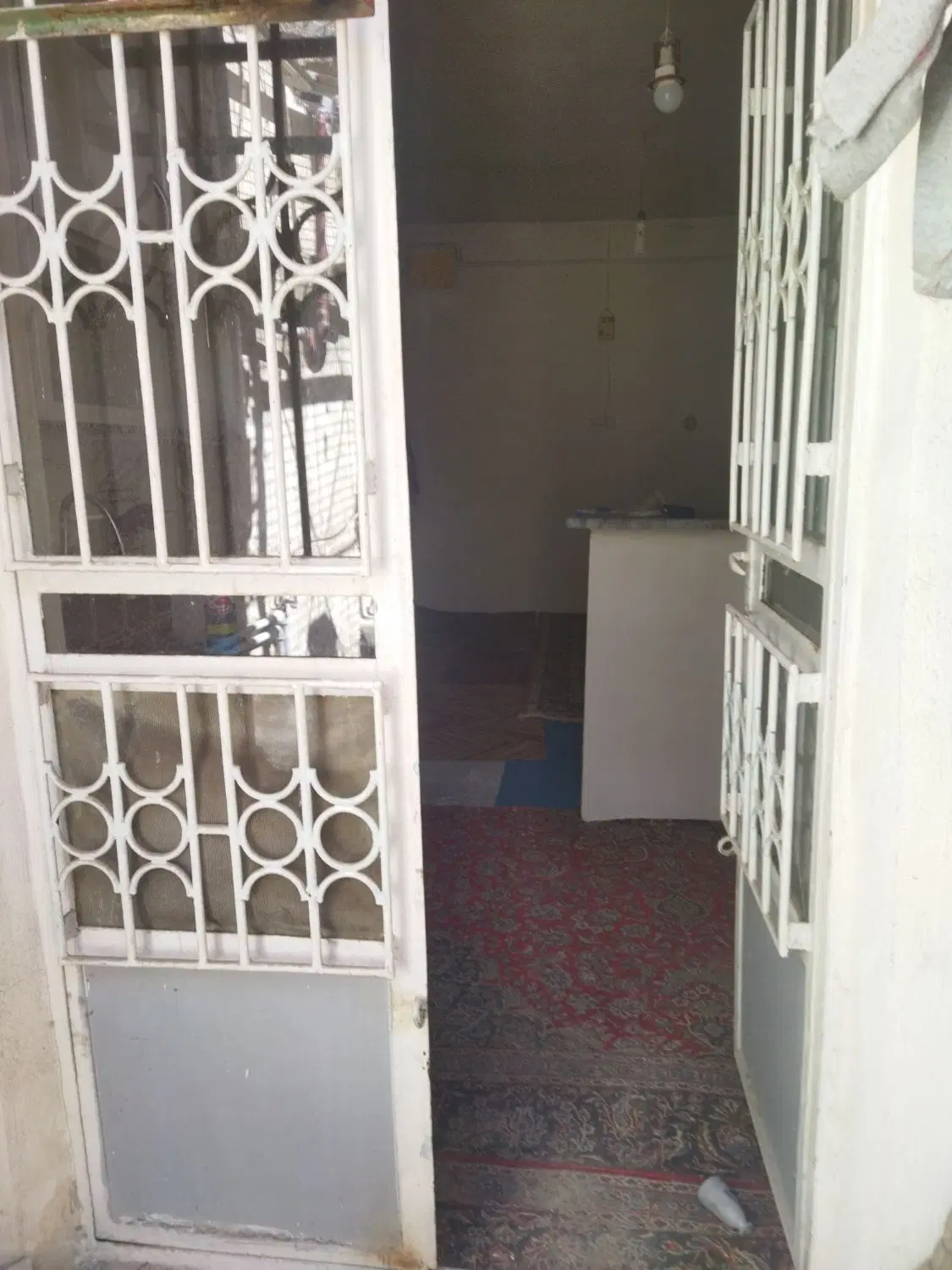 خونه ۳۷متری اسدآبادی پشت پادگان امیر کبیر یک