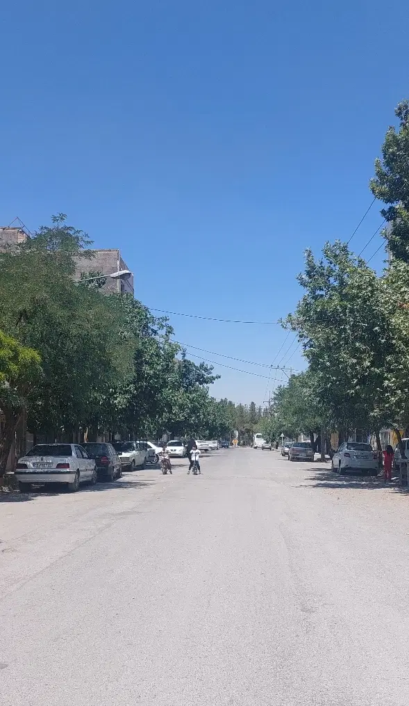 زمین ۴۰۰ متری خیابان اصلی ۲۰ متری