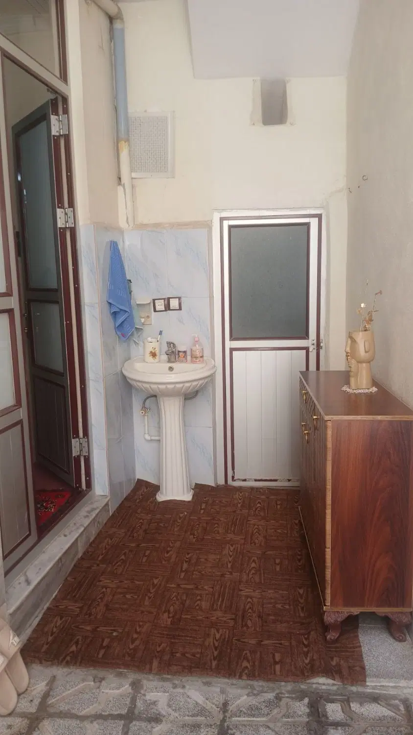 رهن واجاره درابوذر.۸۱متر.